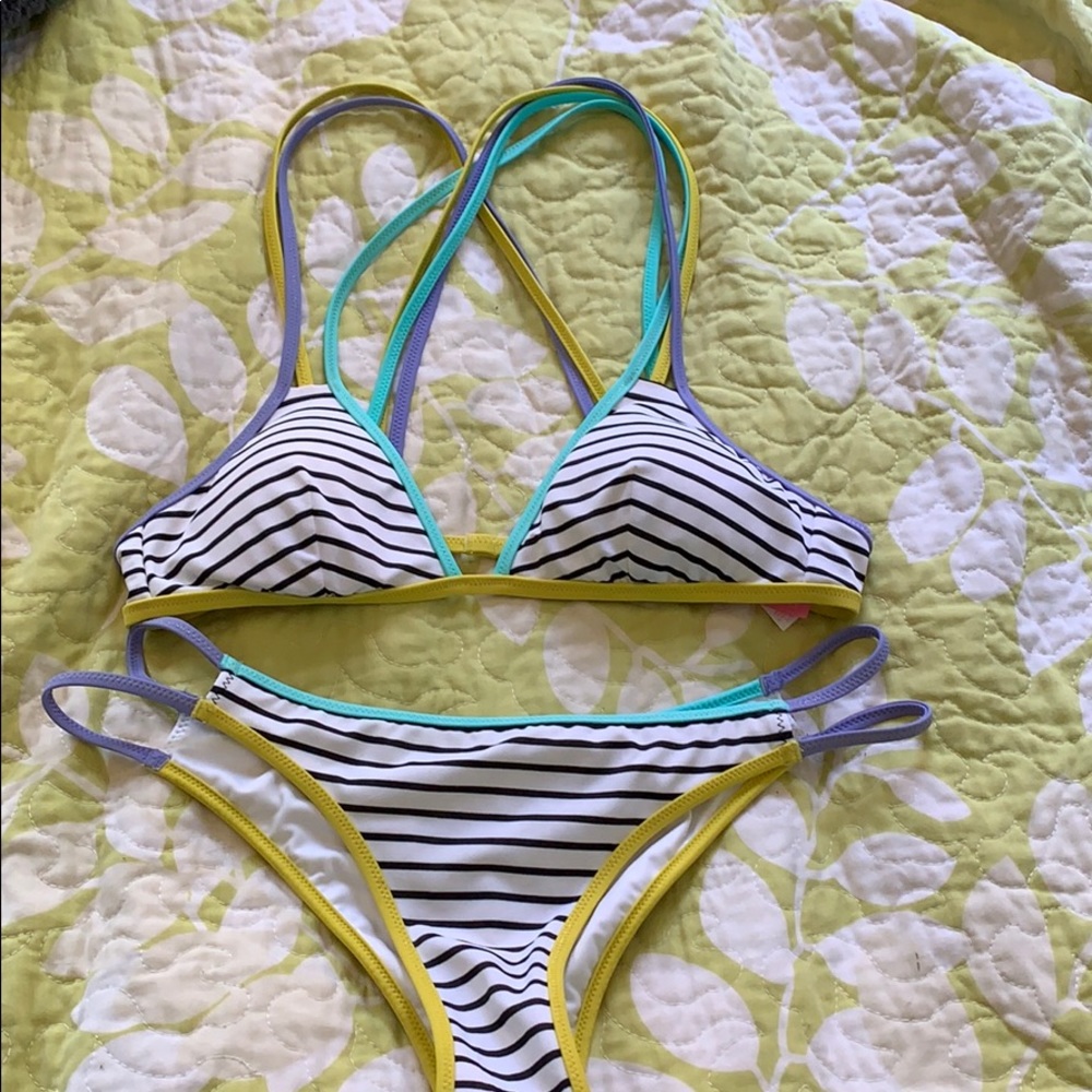 Victoria’s Secret bikini